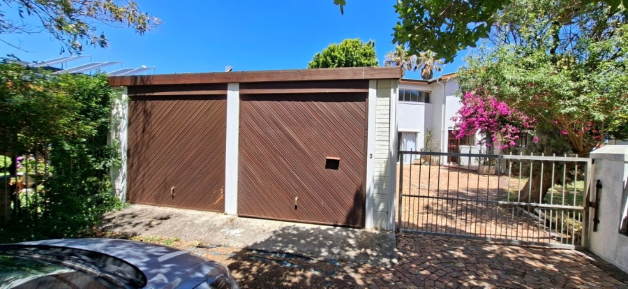 To Let 4 Bedroom Property for Rent in Kleinmond Western Cape